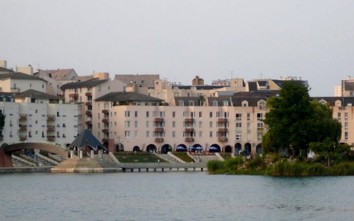 Creteil – Murs de Boutique occupés à vendre – VENDU